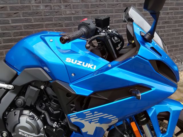 suzuki - gsx-8r