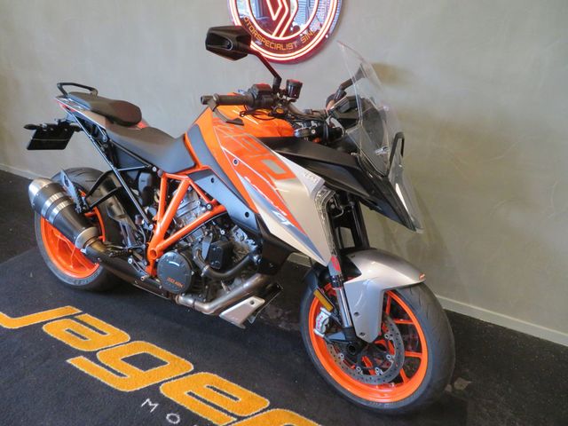ktm - 1290-super-duke-gt