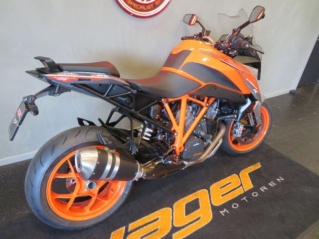 ktm - 1290-super-duke-gt