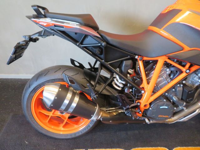 ktm - 1290-super-duke-gt