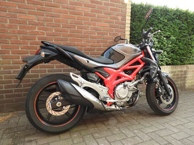 suzuki - gladius-abs