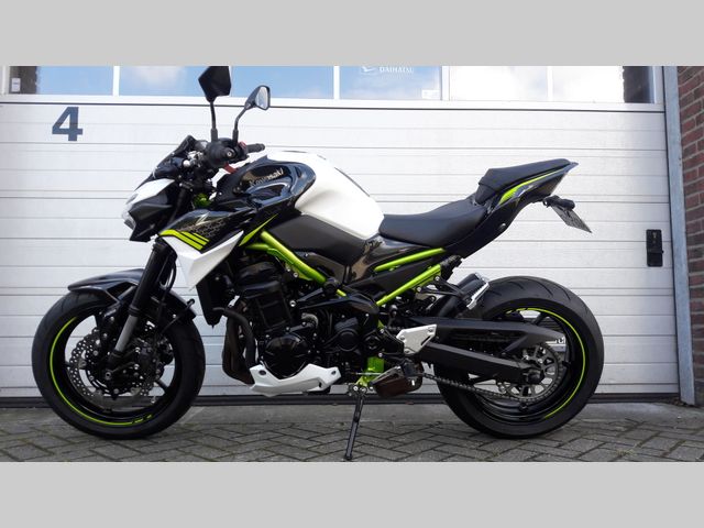 kawasaki - z900
