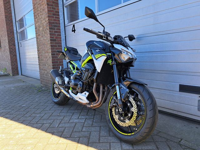 kawasaki - z900