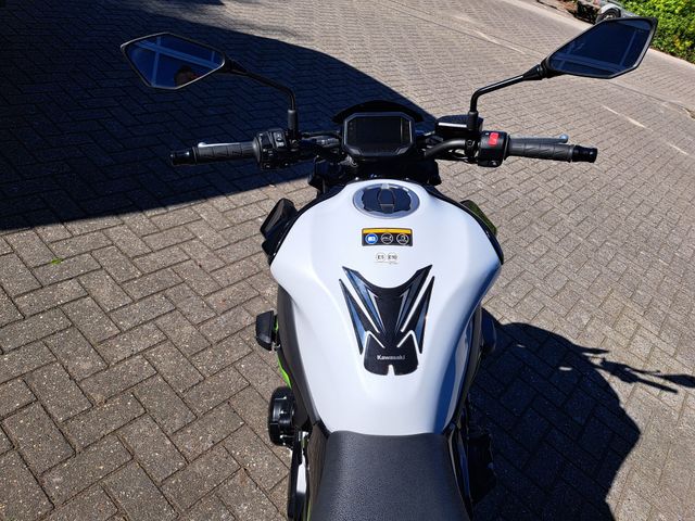 kawasaki - z900