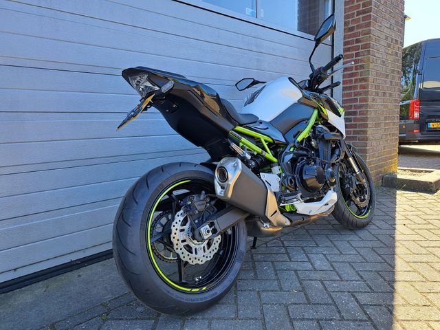 kawasaki - z900