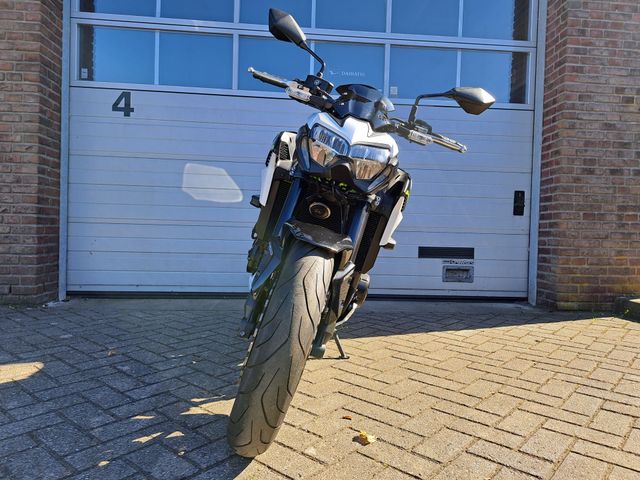 kawasaki - z900