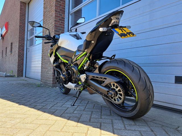 kawasaki - z900