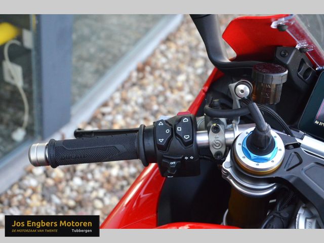 ducati - panigale-v4-s