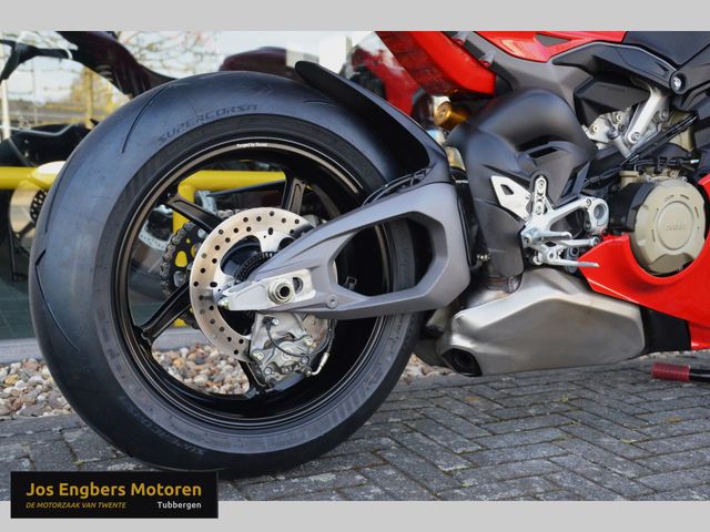 ducati - panigale-v4-s