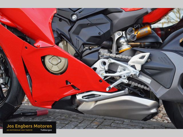 ducati - panigale-v4-s