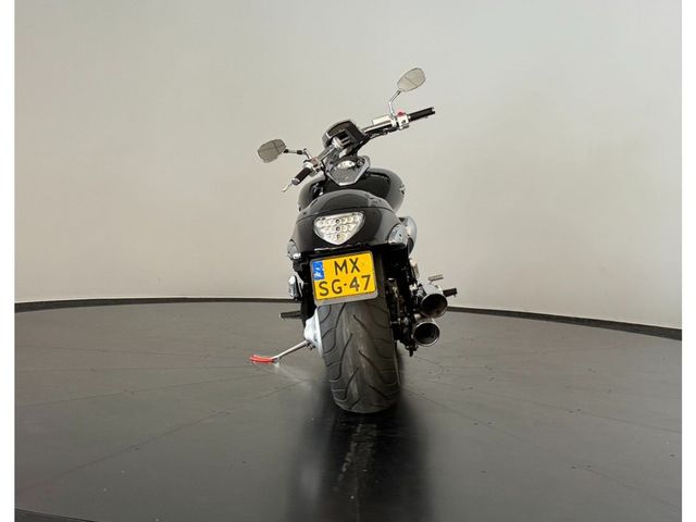 suzuki - m-1800-r-intruder