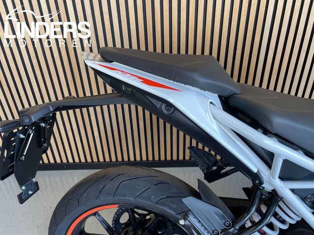 ktm - 390-duke