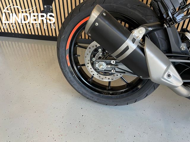 ktm - 390-duke
