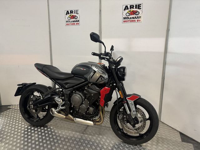 triumph - trident-660