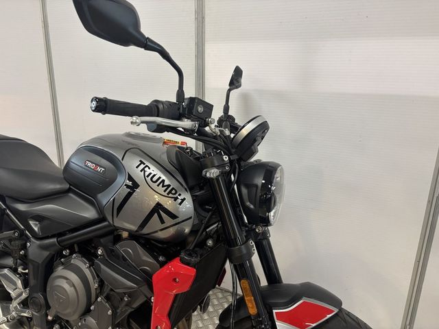 triumph - trident-660