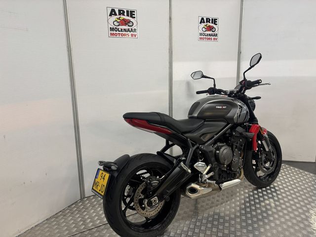 triumph - trident-660
