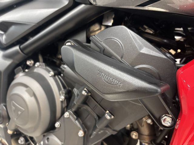 triumph - trident-660
