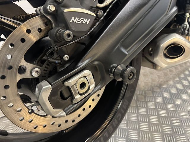 triumph - trident-660