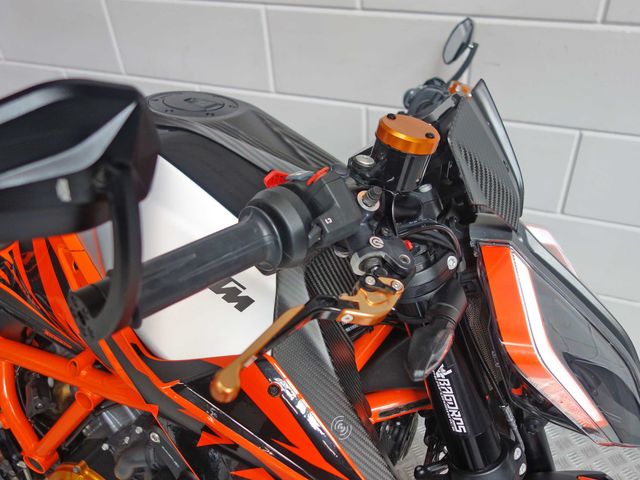 ktm - 1290-super-duke-r