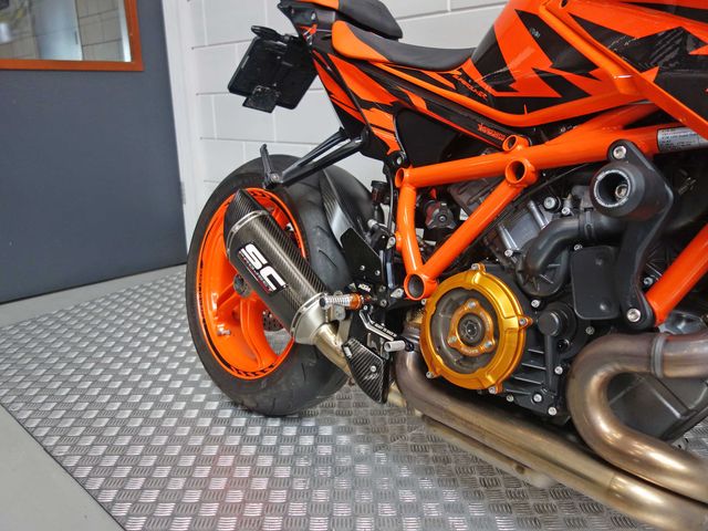 ktm - 1290-super-duke-r