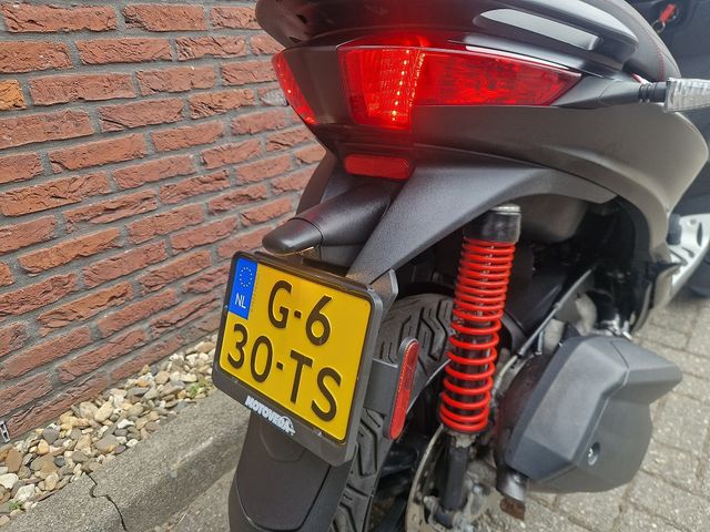 piaggio - mp3-300-hpe-sport