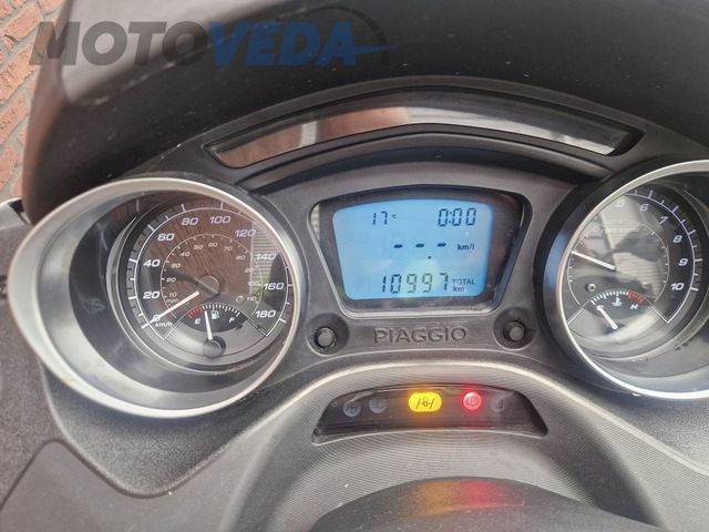 piaggio - mp3-300-hpe-sport