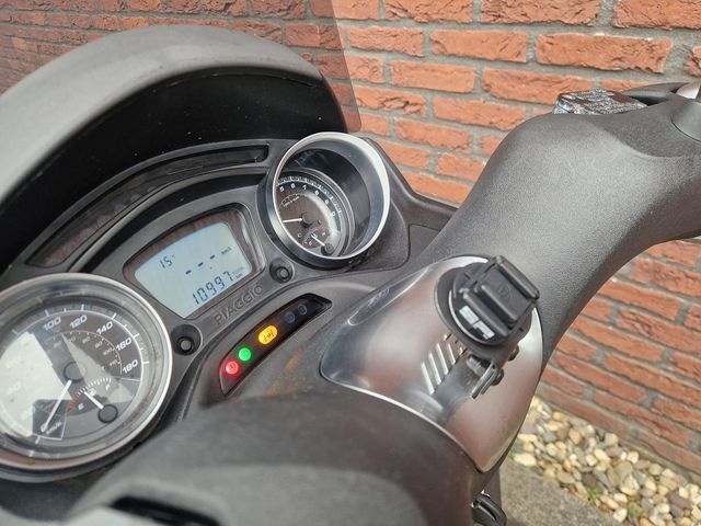 piaggio - mp3-300-hpe-sport