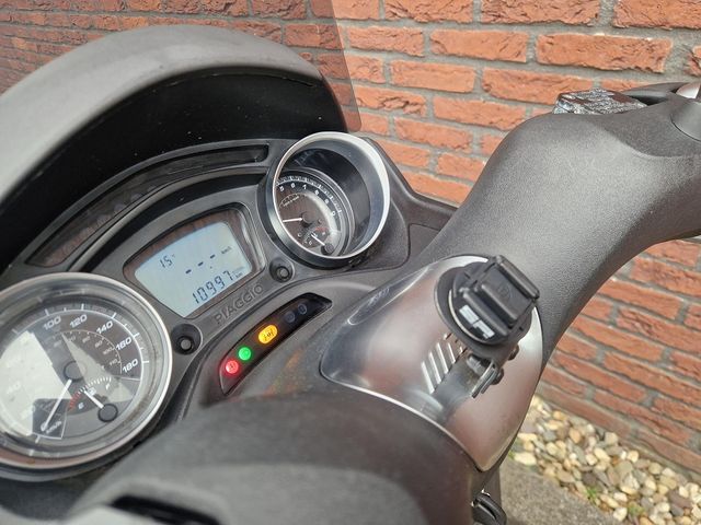 piaggio - mp3-300-hpe-sport