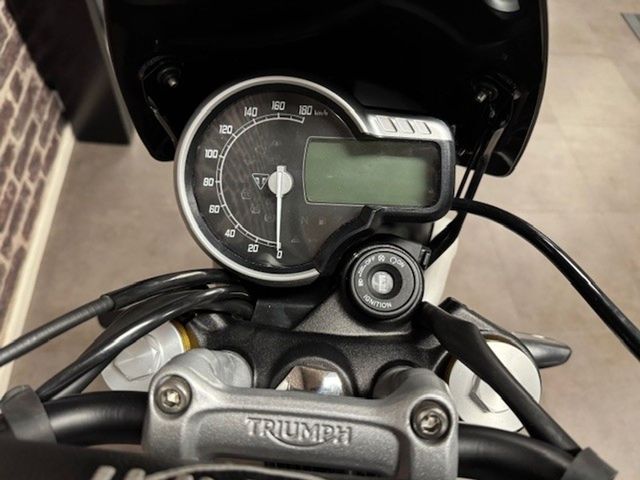 triumph - scrambler-400-xc