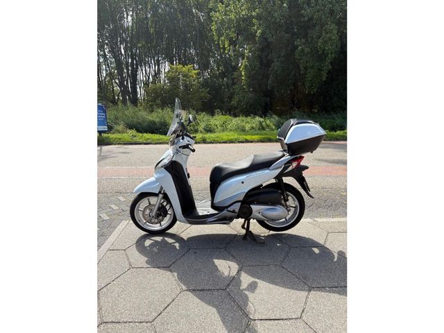 honda - sh-300i---abs