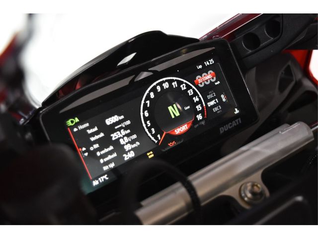 ducati - panigale-v4-s