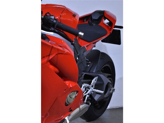 ducati - panigale-v4-s