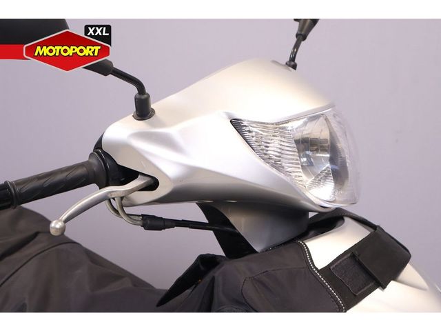 suzuki - sixteen-150