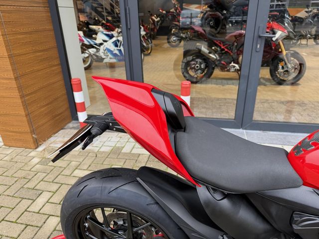 ducati - panigale-v2