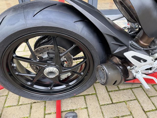 ducati - panigale-v2