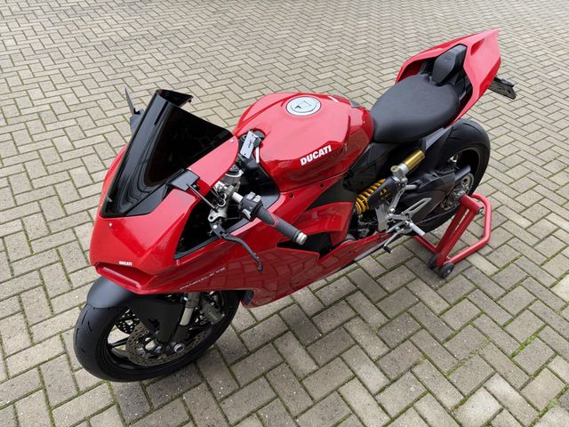 ducati - panigale-v2