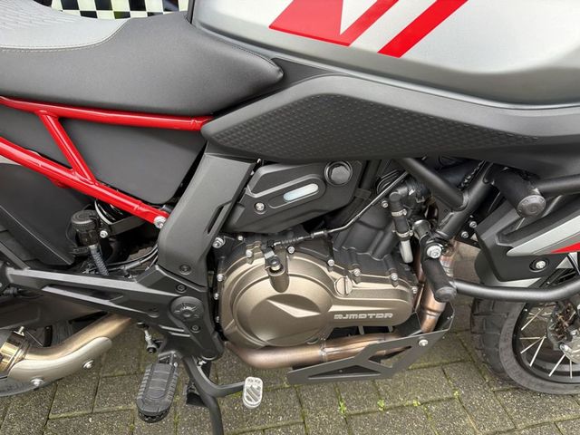 QJMOTOR - srt-600-sx-touring