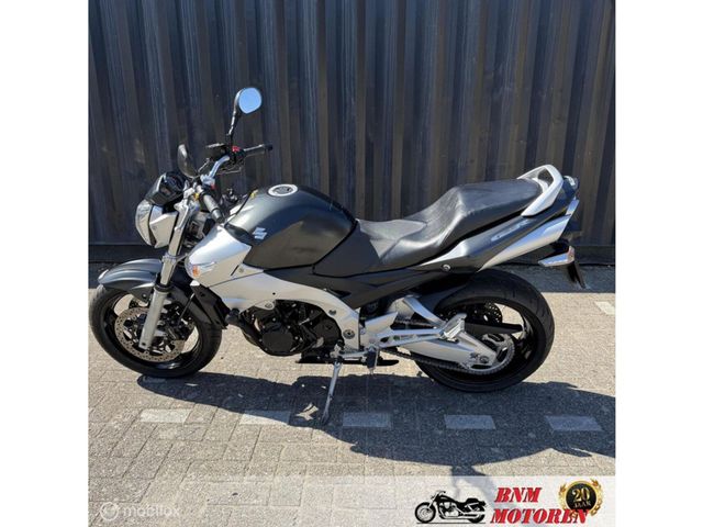 suzuki - gsr-600