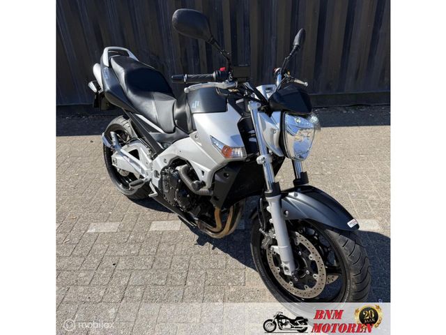 suzuki - gsr-600