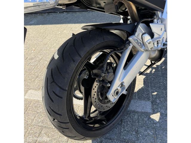 suzuki - gsr-600