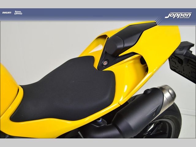 ducati - streetfighter-v2-s
