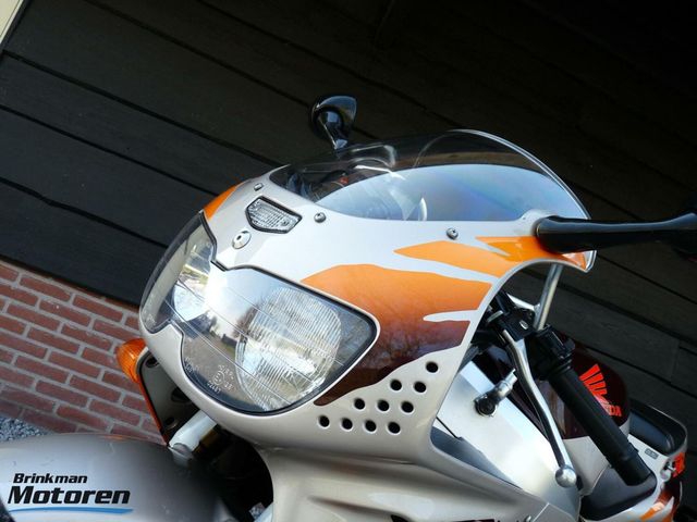 honda - cbr-900-rr-fireblade