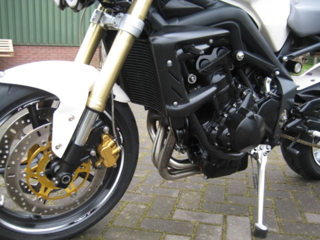 triumph - street-triple-675