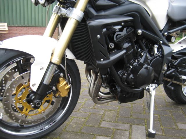 triumph - street-triple-675