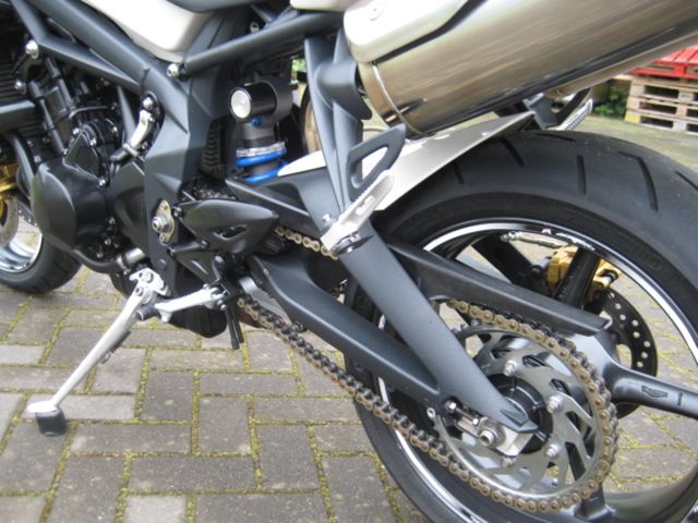 triumph - street-triple-675