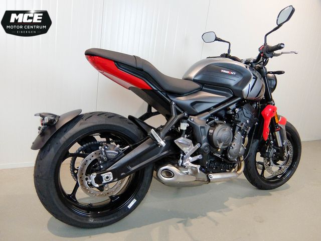 triumph - trident-660