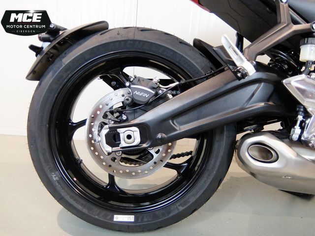 triumph - trident-660