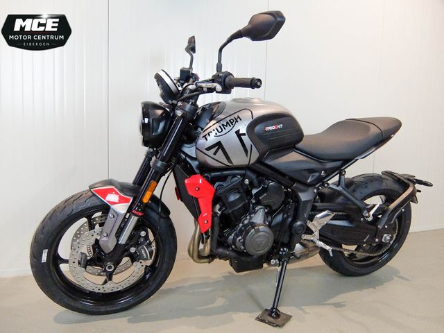 triumph - trident-660
