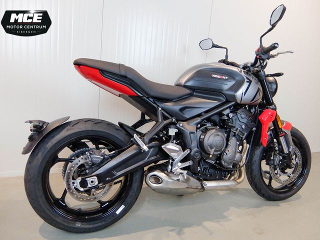 triumph - trident-660