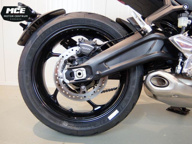 triumph - trident-660